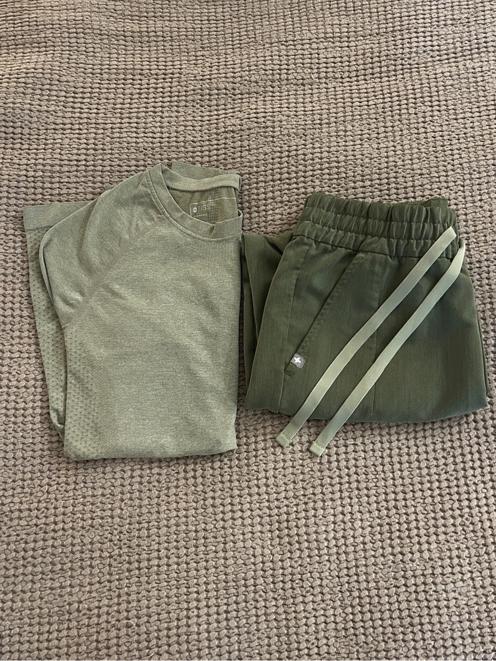 FIGS Heather Olive Joggers & Sand Underscrub Set - Picture 10 of 11